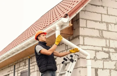 Pose et remplacement de gouttières à Arquèves